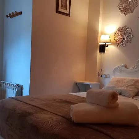 Pyros De Benas 贝纳斯克